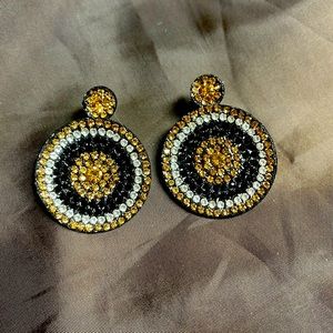 Lightweight shiny stone earrings